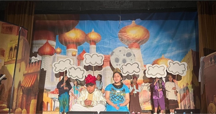 Raíces students performed Aladdin 